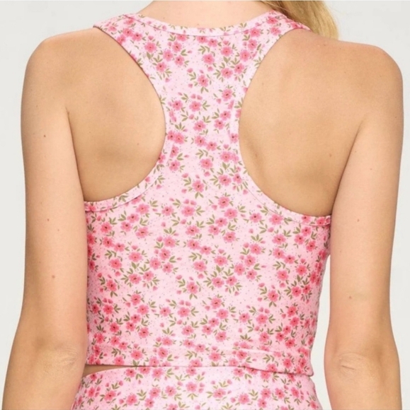 EVOLUTION and CREATION Strawberry Shortcake Compression Crop Top. Size M - Picture 2 of 10